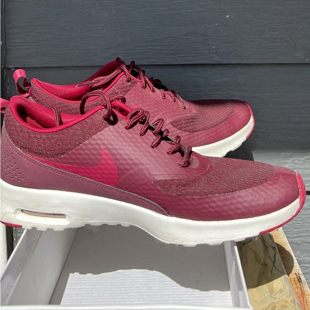 SOLD- Nike Thea Sneakers [FREE SHIPPING]
